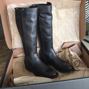 FRYE Melissa Stud back zip boots 7.5